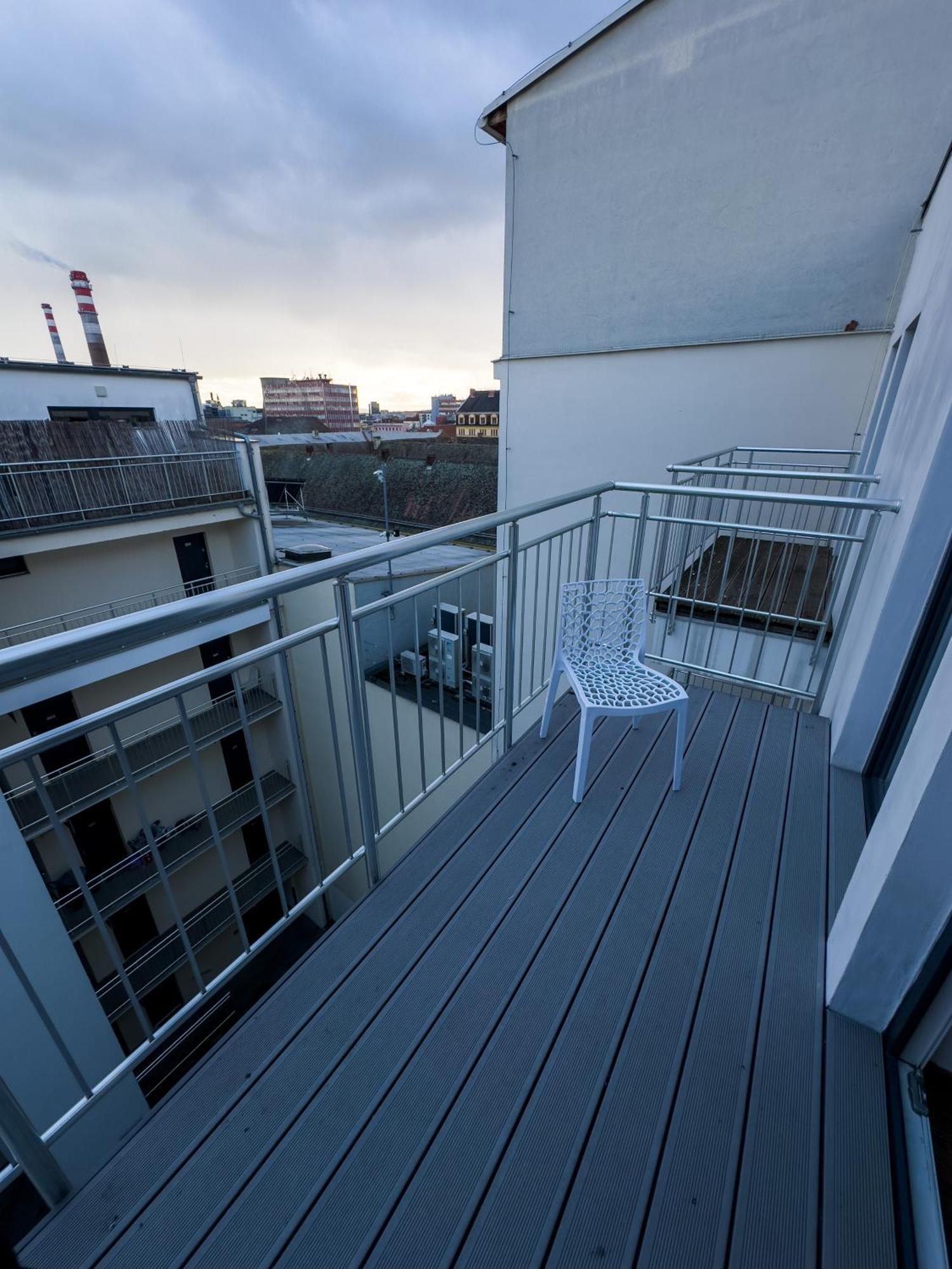 Haas Apartments Downtown With Parking برنو المظهر الخارجي الصورة